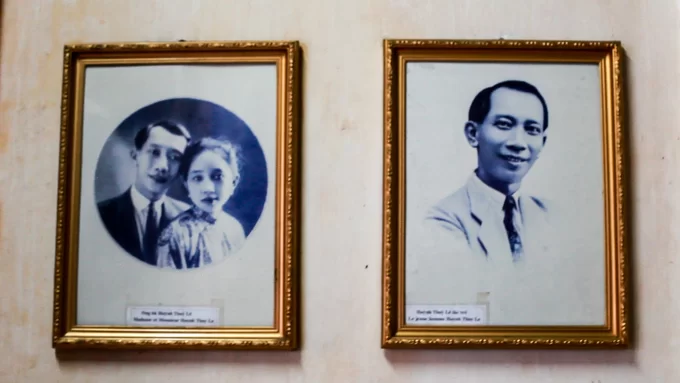 Hình ảnh ông Huỳnh Thủy Lê cùng vợ được treo trong nhà cổ