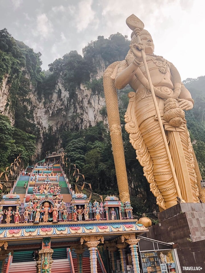 Bức tượng thần Murugan cao 40 m sừng sững bảo vệ cho tín ngưỡng Hindu