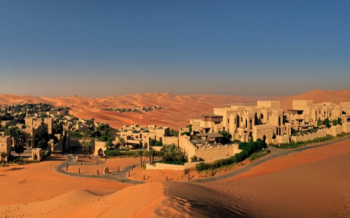 Khách sạn Qasr Al Sarab nằm giữa sa mạc cát đỏ The Empty Quarter lớn nhất thế giới