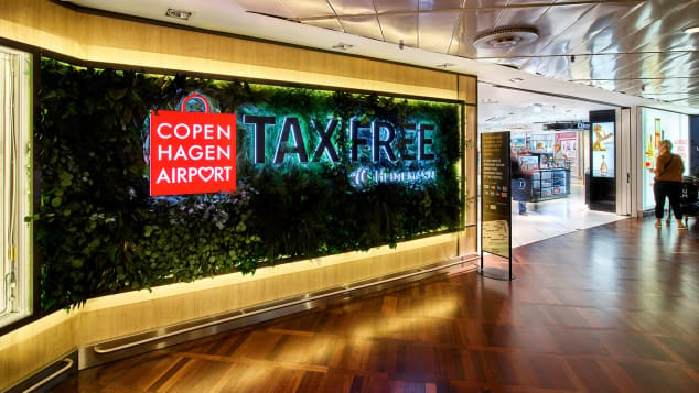 Dù các cửa hàng miễn thuế thường rất phổ biến ở các sân bay, bạn cũng có thể thấy biển hiệu Duty Free tại các cửa khẩu biên giới đất liền và trên các tàu du lịch trong vùng biển quốc tế.