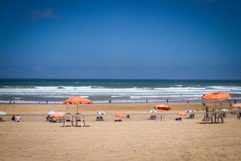 Bãi biển cạnh bến cảng Casablanca