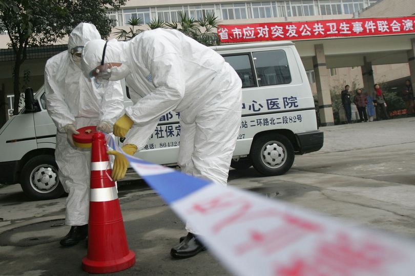0_Chengdu-Medical-Staffs-Take-Part-In-Anti-SARS-Drill
