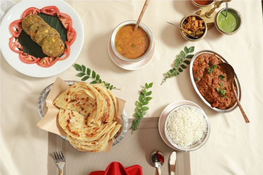 Phong cách ẩm thực phong phú trải dài từ miền Bắc cho đến miền Nam nước Ấn nên thực khách sẽ có rất nhiều sự lựa chọn