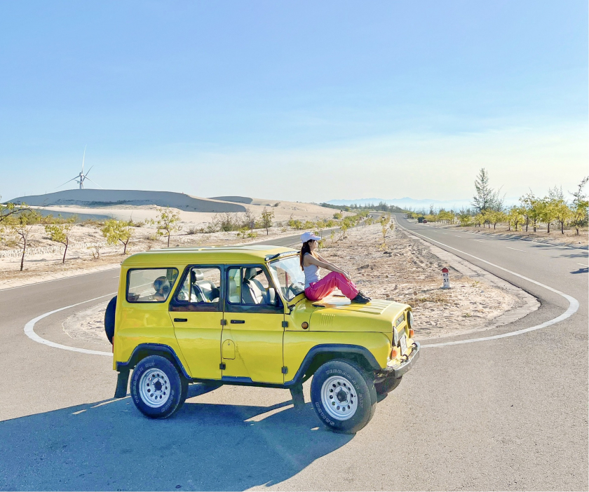 Tour xe jeep được xem là điều nhất định phải thử khi tham quan, giải trí tại Mũi Né