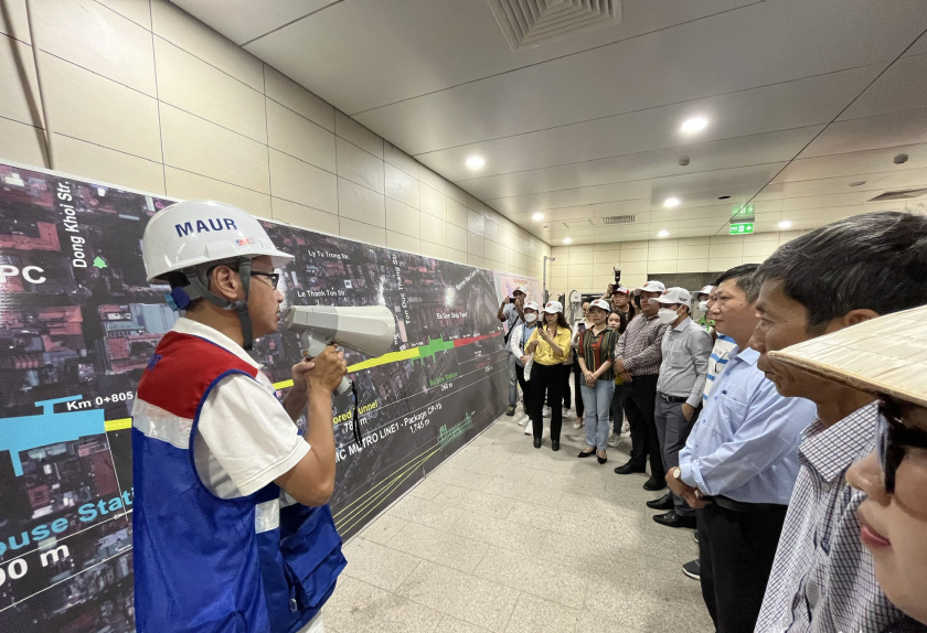 Tour khám phá metro trong lòng đất đang được thử nghiệm để đưa vào khai thác - Ảnh: N.BÌNH