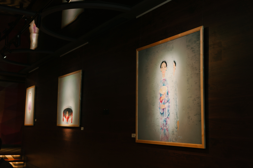 Triển lãm được trưng bày tới ngày 07/05 tại khách sạn Fusion Original Saigon.