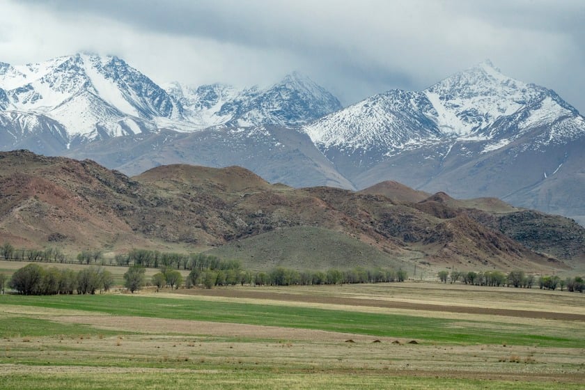 Kyrgyzstan được sinh ra là dành cho những du khách đam mê khám phá các rặng núi hùng vĩ của khu vực Trung Á