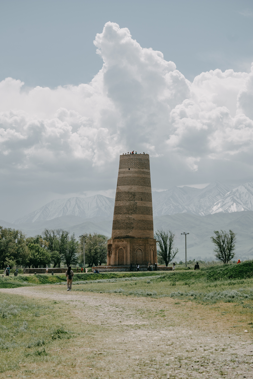 Tháp Burana là một trong những địa điểm khảo cổ nổi tiếng nhất của Kyrgyzstan