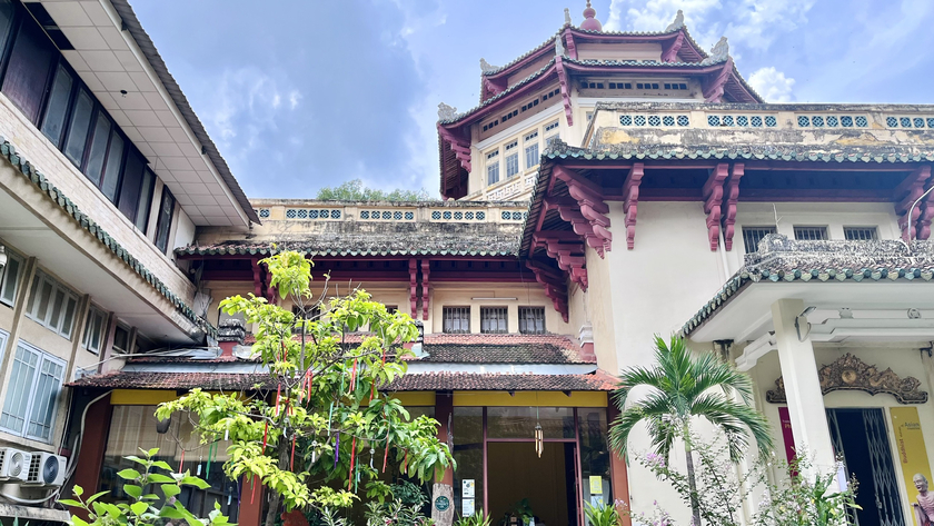 Trà Sử quán tọa lạc tại Bảo tàng Lịch sử TPHCM (số 2 Nguyễn Bỉnh Khiêm, Q1).