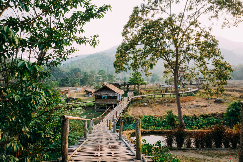 Kho Ku So Bamboo – Một cây cầu tre dài miên man.