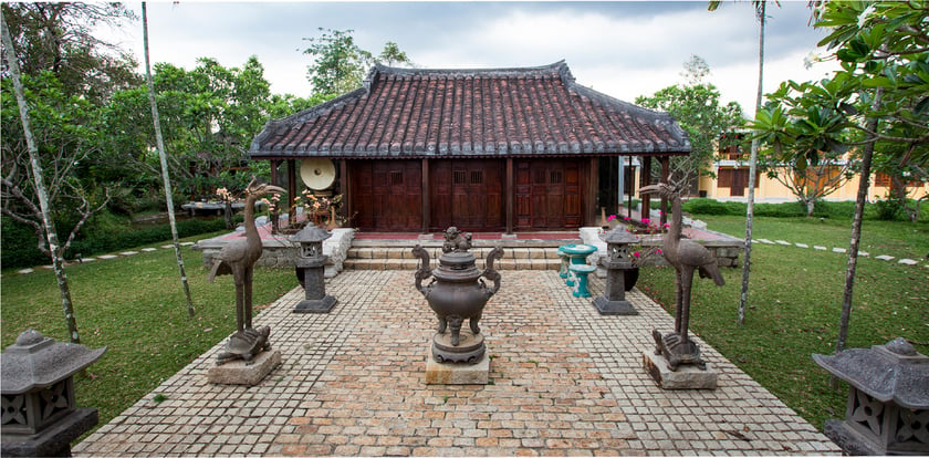 Các công trình của bảo tàng phần lớn làm bằng gỗ, được phục hiện chân thực qua đôi tay khéo léo của các nghệ nhân Kim Bồng.