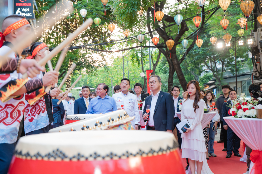 Lễ hội mở đầu tại Hà Nội và sẽ đi qua các tỉnh thành là Hải Phòng và Quảng Ninh để quảng bá, giới thiệu tinh hoa ẩm thực Nhật Bản đến người Việt Nam.