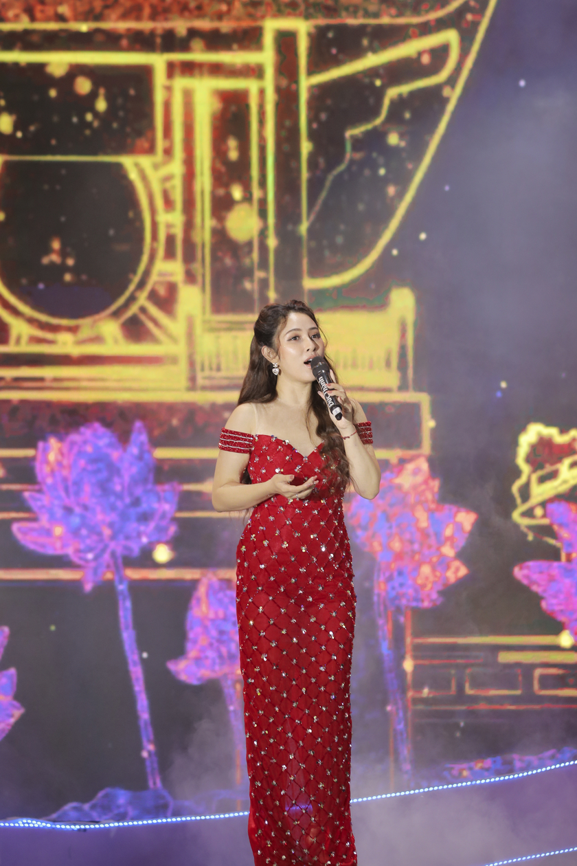 Trung Quang và Bảo Trâm Idol cháy hết mình tại sân khấu chung kết