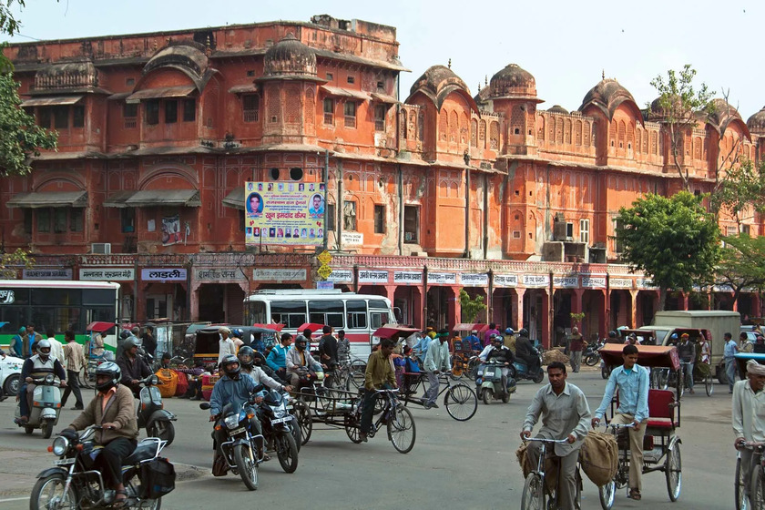Jaipur được xem là thủ phủ của bang Rajasthan tại miền Tây Ấn Độ và cũng là thành phố lớn nhất của bang này