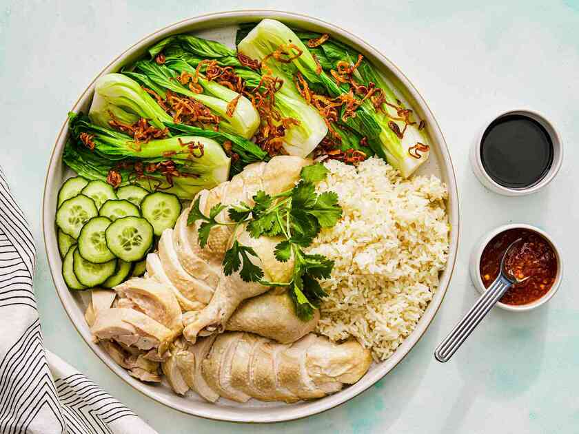 Công thức của món ăn này đến từ những người Hoa nhập cư đầu tiên từ đảo Hải Nam, ở bờ biển phía nam Trung Quốc.