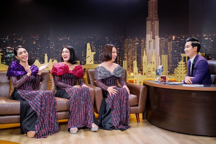 Sài Gòn Tân Thời chia sẻ nỗi niềm của những người nghệ sỹ lô tô trong chương trình The Khang Show.