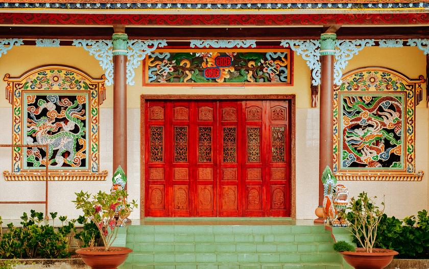 Sau nhiều lần tu sửa, chùa được đánh giá là nét kết hợp thẩm mỹ Phật Giáo nói riêng và kiến trúc nói chung của nhiều nơi trên đất Việt và châu Á.