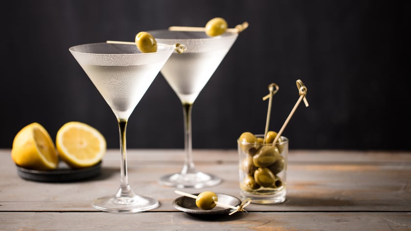 Martini, một trong những loại cocktail cổ điển và sang trọng nhất