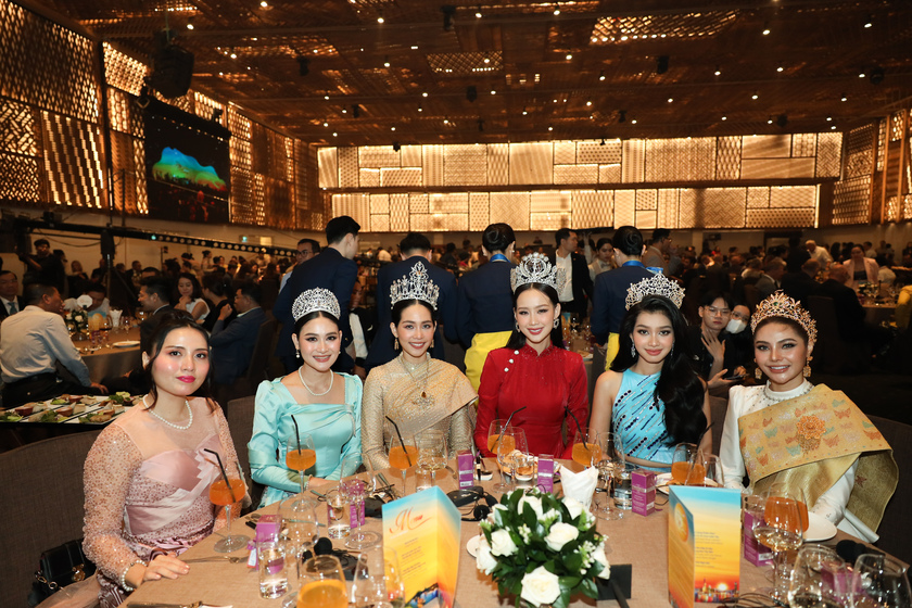 Gala “Đêm Việt Nam” còn có sự góp mặt của 5 hoa hậu đến từ Thái Lan, Lào, Campuchia và đại diện Việt Nam, Hoa hậu Liên lục địa 2022, Lê Nguyễn Bảo Ngọc - Đại sứ truyền thông của Hội chợ ITE HCMC 2023.