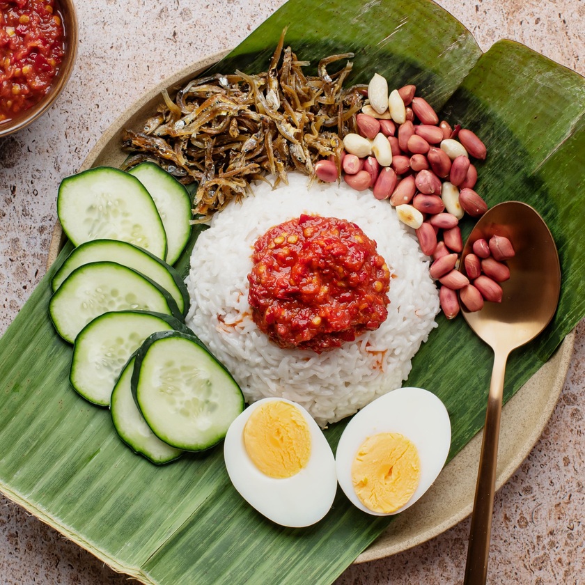 Nasi Lemak tại Malaysia như cơm tấm ở Sài Gòn.