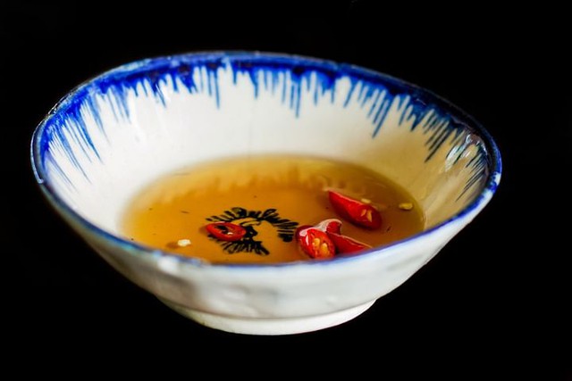 Nước mắm là gia vị được ví như linh hồn của các món ăn Việt. Ảnh: Pixabay