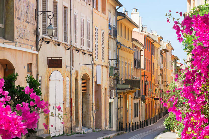 Aix en Provence là một bức tranh cổ kính hòa cùng thiên nhiên trong lành, khí hậu ôn hòa.