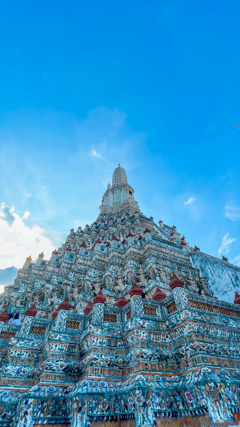 Tuy tên gọi chùa Bình Minh nhưng Wat Arun lại đẹp nhất vào khoảnh khắc hoàng hôn buông xuống.