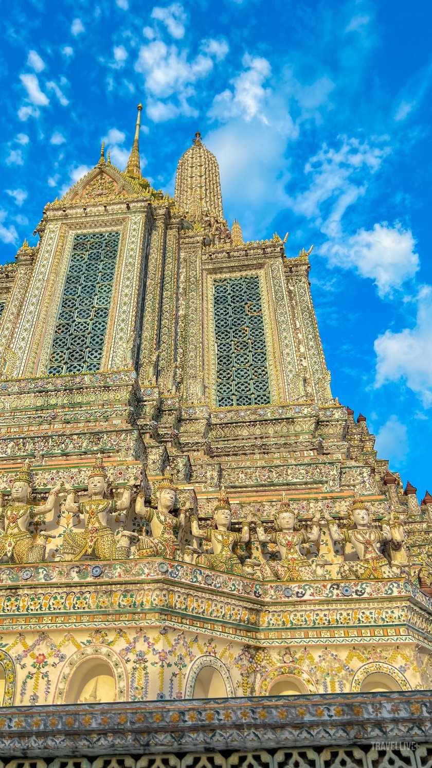 Wat Arun là ngôi chùa sở hữu vẻ đẹp tráng lệ khiến bao người chẳng nỡ rời mắt.
