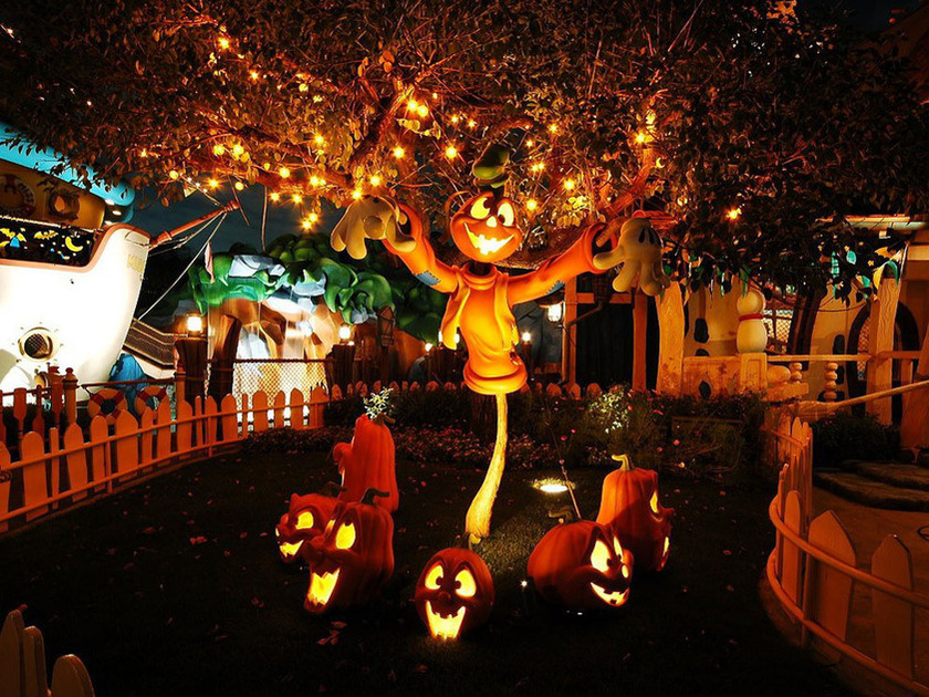 Lễ hội Halloween tổ chức tại công viên Thống Nhất hàng năm đều cực kỳ hoành tráng và được đầu tư dàn dựng công phu.