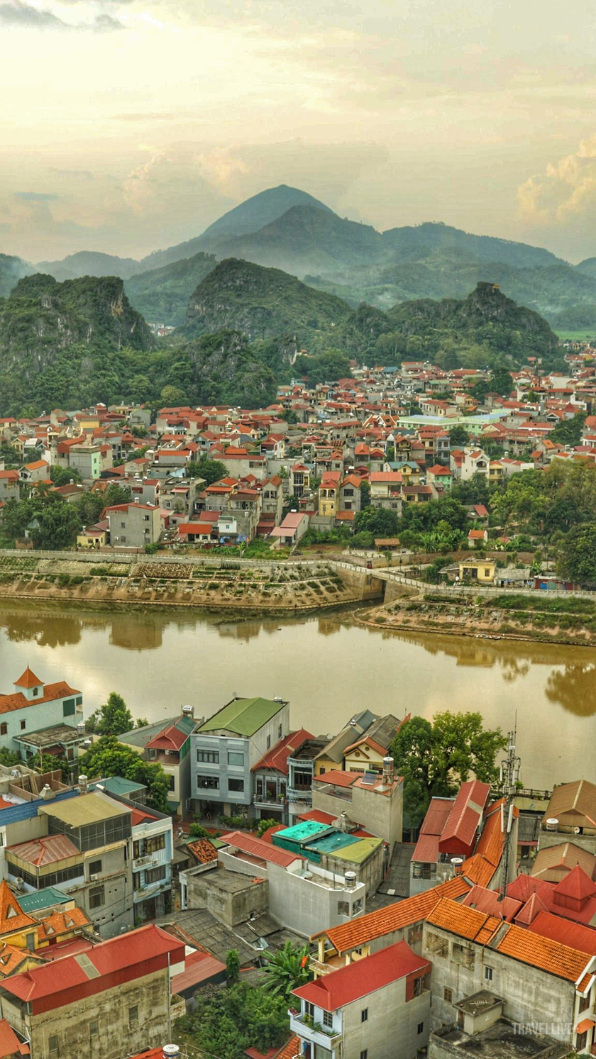 Tầm nhìn bao quát thành phố, ôm trọn cả sông núi hữu tình tại khách sạn Four Points by Sheraton Lạng Sơn