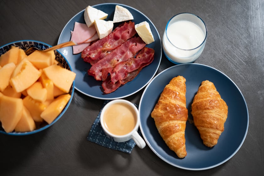 Bữa sáng của người Pháp có lẽ là một trong những trải nghiệm ẩm thực độc đáo và đầy quyến rũ nhất trên thế giới.
