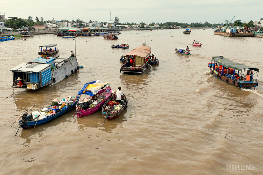 Chợ nổi Cái Răng là loại hình chợ độc đáo và đặc trưng của vùng đồng bằng sông Cửu Long