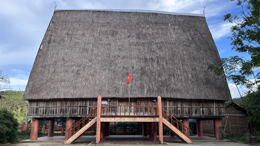 Nhà văn hóa xã Kon Bring, nơi sinh hoạt chung của người dân nơi đây.