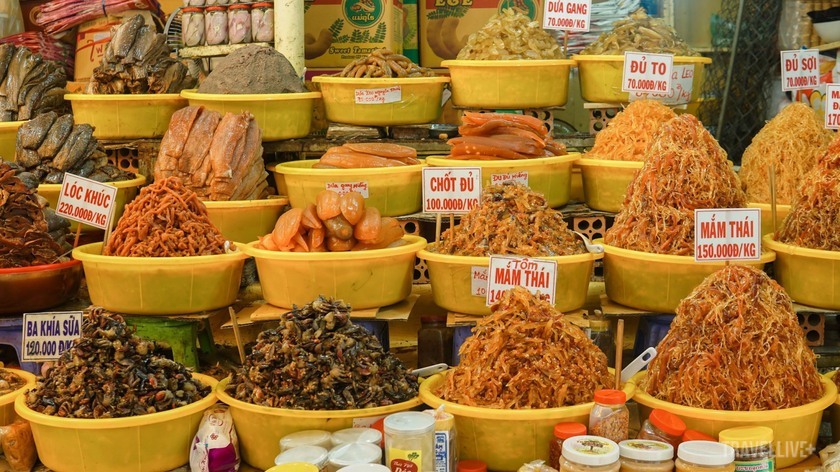 Thiên đường mắm các loại ở chợ Châu Đốc