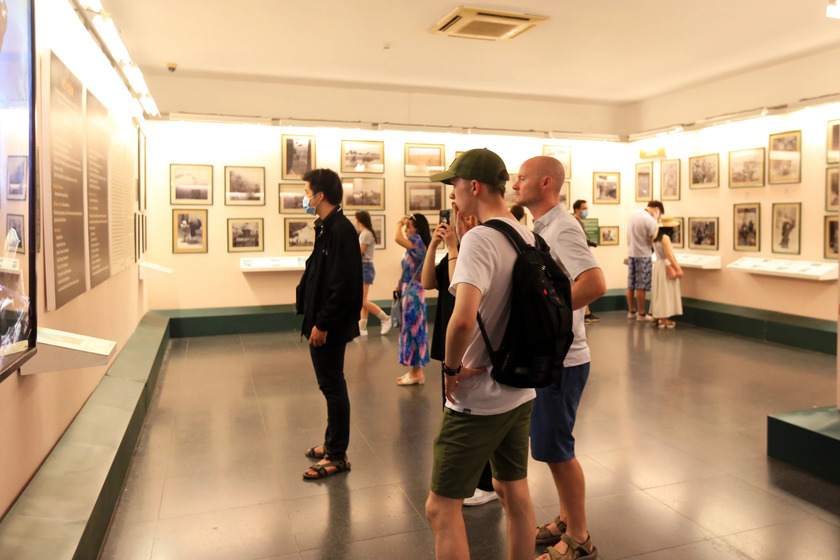 Bảo tàng Chứng tích chiến tranh đón số lượng lớn khách quốc tế đến tham quan.