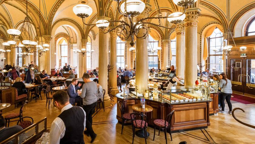 Kiến trúc của các Kaffeehauser mang nét đẹp đặc trưng cuốn hút với kiểu cách sang trọng và lãng mạn. 