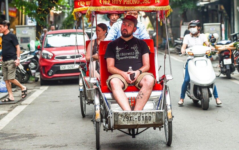 Xích lô là dịch vụ phổ biến ở một số điểm du lịch tại Việt Nam