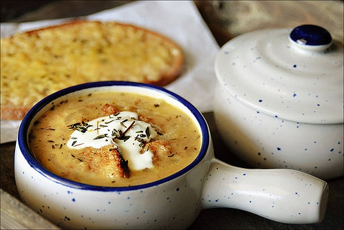 Súp hành tây là món súp được ưa chuộng trong dịp lễ lớn này.