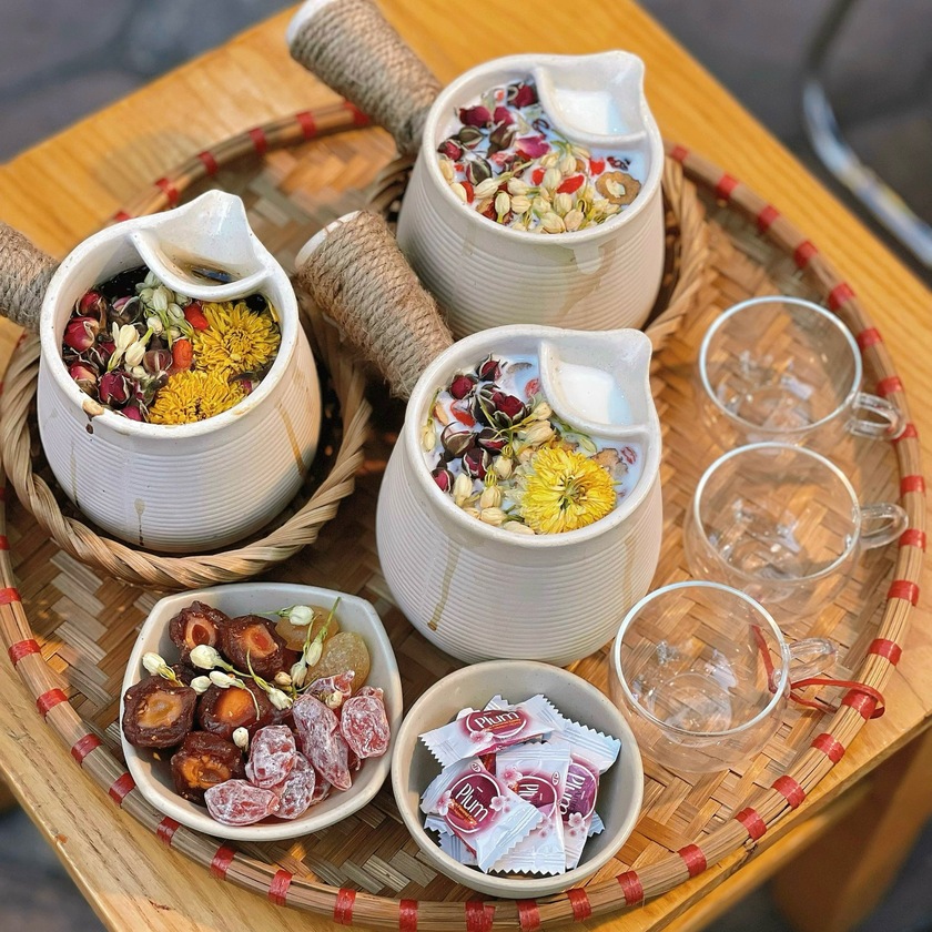 Trà sữa đất nung hay trà sữa nướng Vân Nam là thức uống đặc sản thuộc vùng Vân Nam (Trung Quốc).