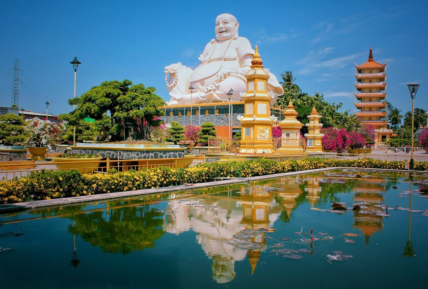 Ngôi chùa nổi tiếng với những tượng Phật vô cùng ấn tượng.