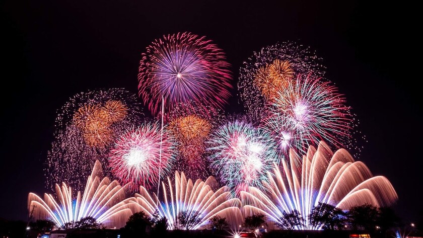 Các địa phương tổ chức bắn pháo hoa dịp Tết Dương lịch 2024 để chào mừng năm mới.