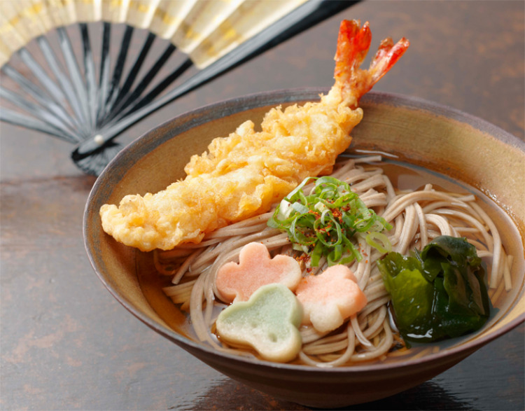 Phong tục ăn mì soba vào dịp Tất niên lan rộng vào giữa thời kỳ Edo (1603-1868).