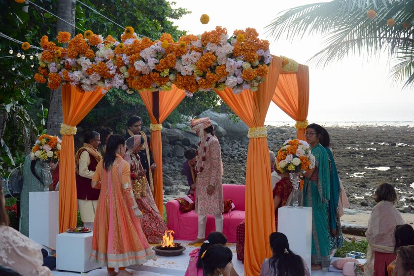 Lễ kỷ niệm đám cưới của người Ấn Độ ở Phuket, Thái Lan. Một đám cưới cao cấp có thể tiêu tốn hàng triệu USD. Ảnh: Shutterstock