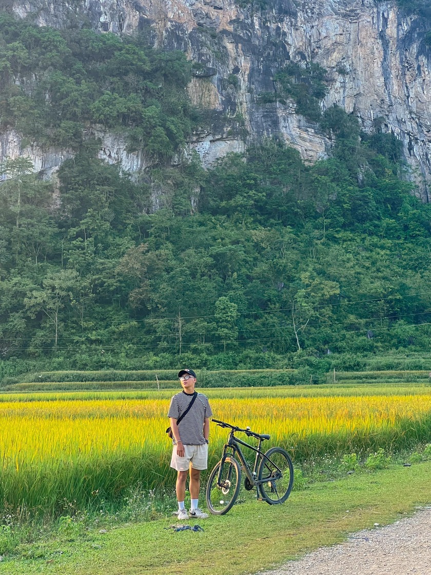 Travel Blogger Lâm Đi Đâu trong chuyến đi Cao Bằng.