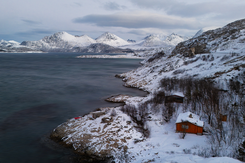 Một góc của đảo Kvaloya - hòn đảo lớn thứ tư ở Na Uy, nơi có cảnh quan thiên nhiên đa dạng và động vật hoang dã phong phú.