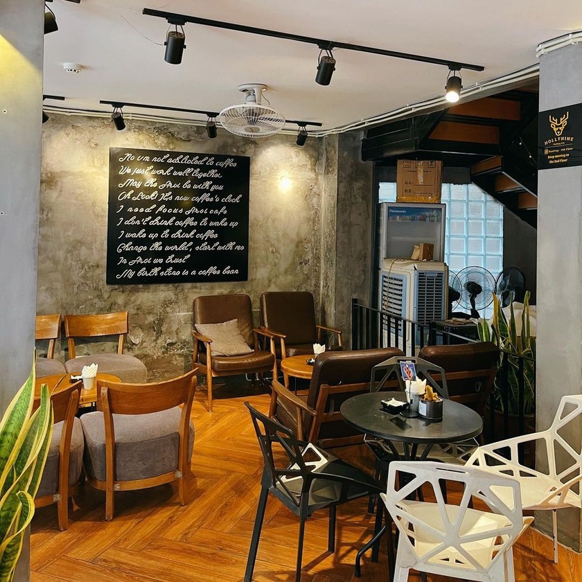 Aroi Dessert Cafe trở thành điểm đến nổi tiếng của nhiều thực khách.