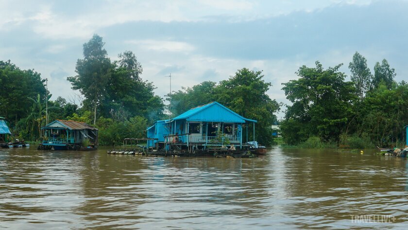 Những căn nhà nổi trên mặt nước được xem là nét đặc trưng của miền Tây sông nước