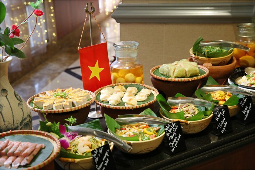 Quầy buffet hấp dẫn trong ngày Tết tại nhà hàng Oven D’or của Sheraton Hanoi