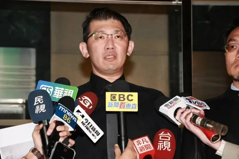 Ông David Lin, Tổng giám đốc Niên Đại Travel, thừa nhận với TQAA không có tiền bồi thường cho du khách và không thể hoàn thành các hợp đồng. Ảnh: Wu Yiqi.