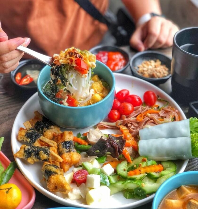 Không chỉ đa dạng về số lượng món ăn, nhà hàng Vegito còn ghi điểm bởi phong cách ẩm thực kết hợp những món chay phương Tây và truyền thống Việt Nam. 